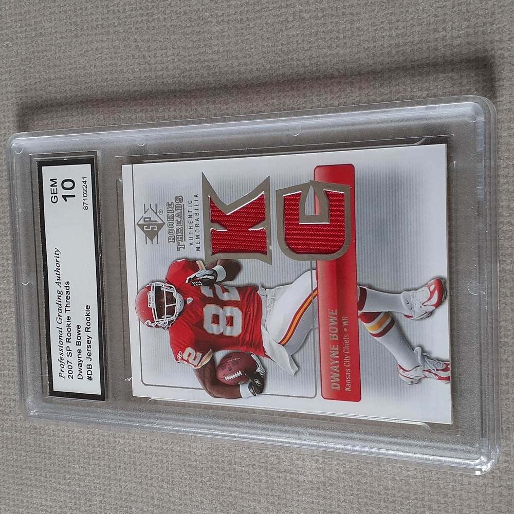 Kansas City Chiefs Dwayne Bowe Game Used Rookie Threads NFL 2007 SP
